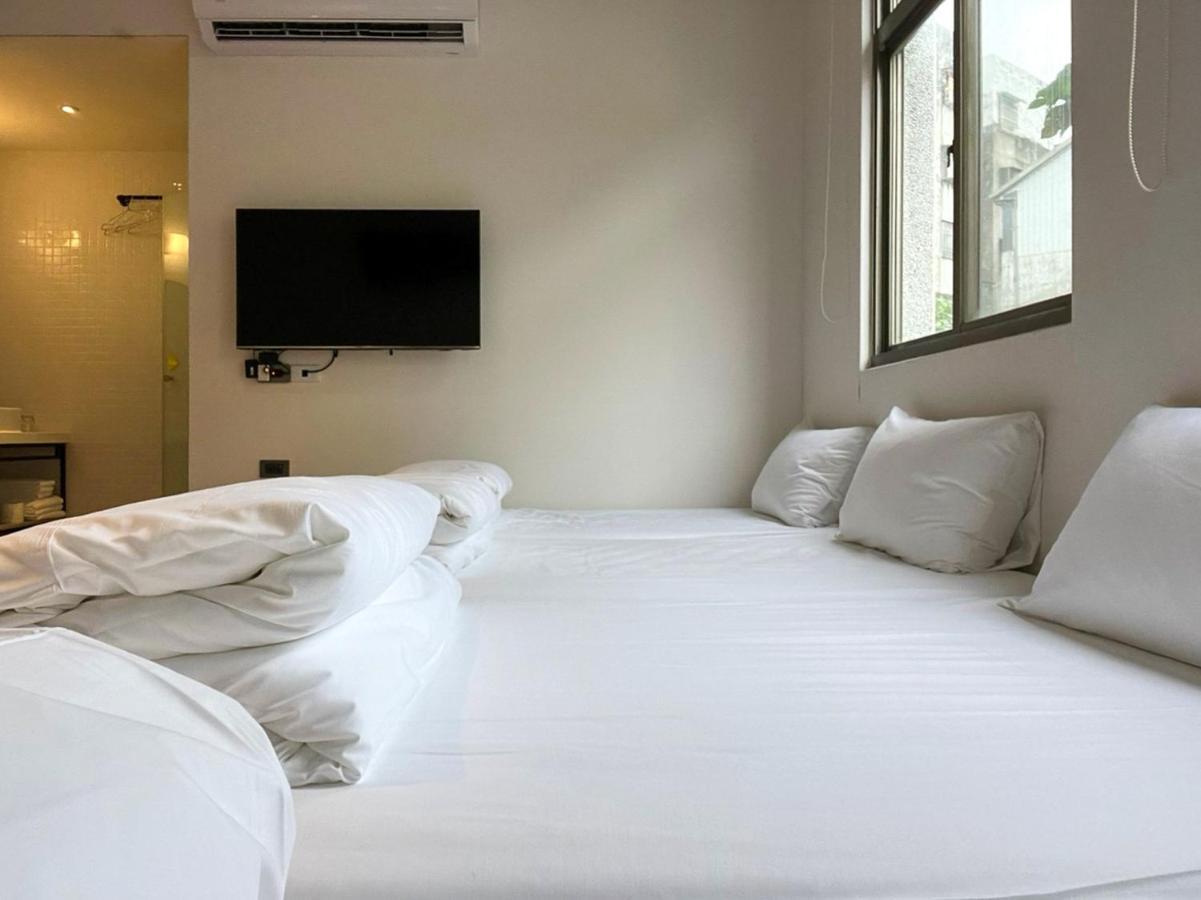 Light Hostel Hualien Buitenkant foto