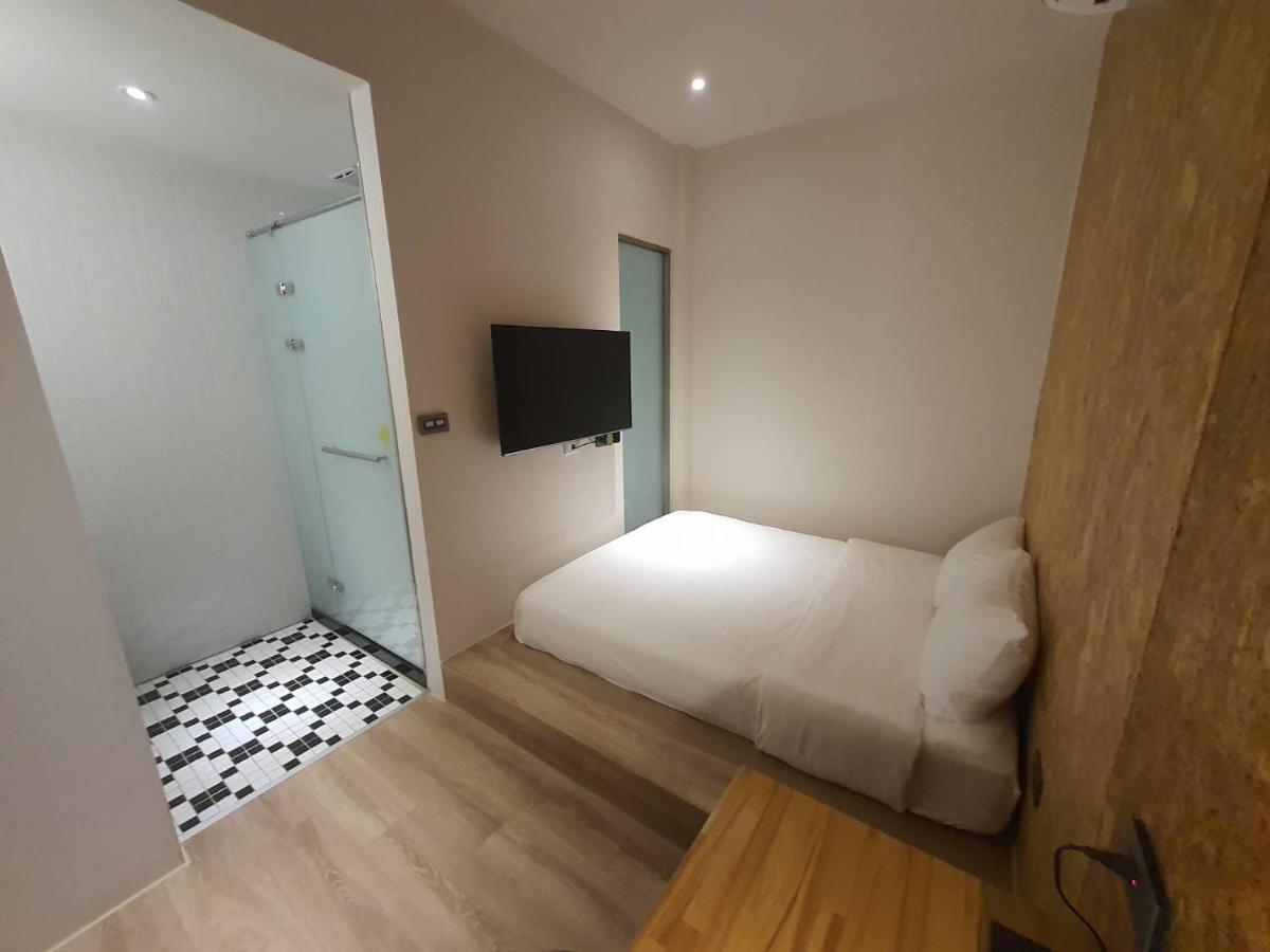 Light Hostel Hualien Buitenkant foto