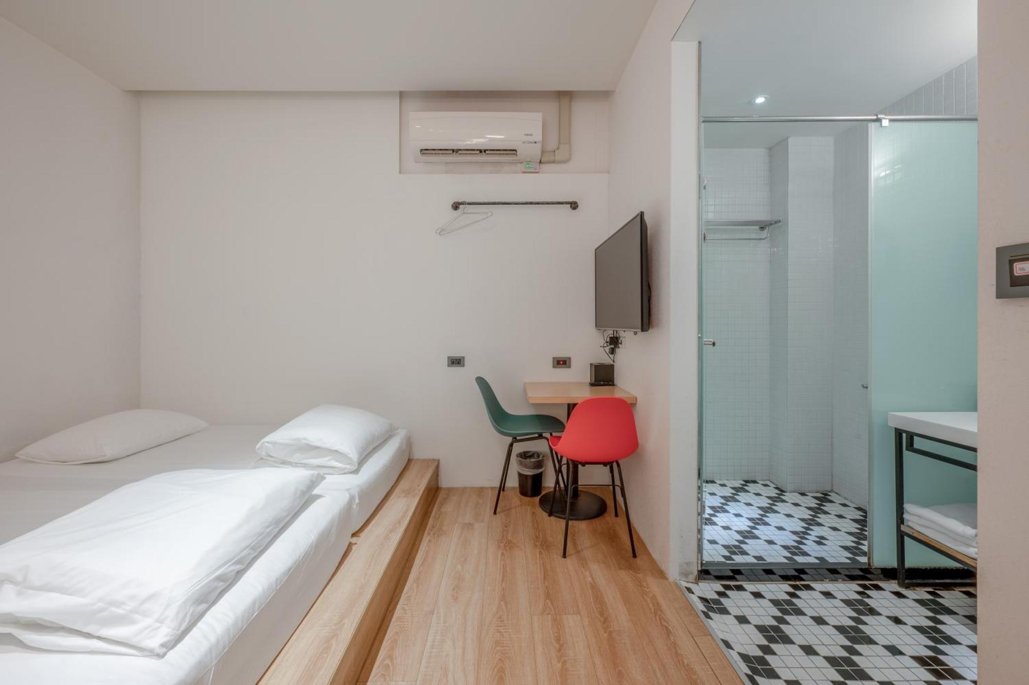 Light Hostel Hualien Buitenkant foto