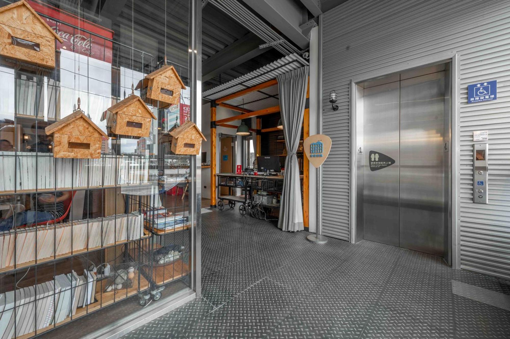 Light Hostel Hualien Buitenkant foto