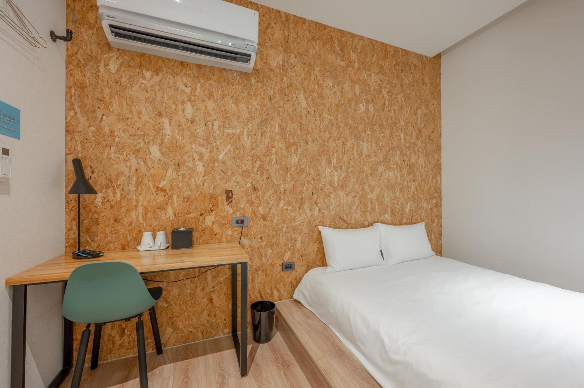 Light Hostel Hualien Buitenkant foto