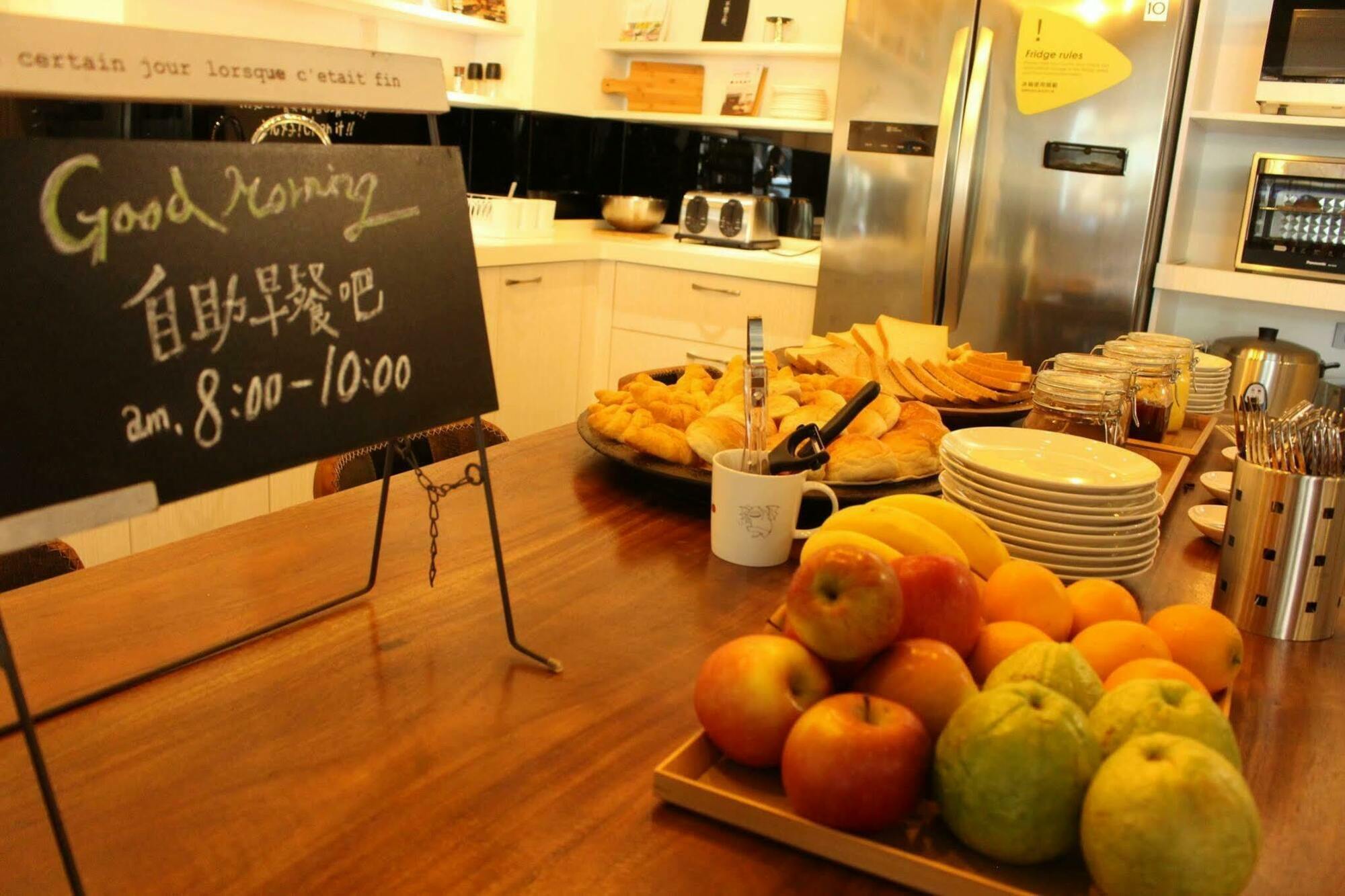 Light Hostel Hualien Buitenkant foto