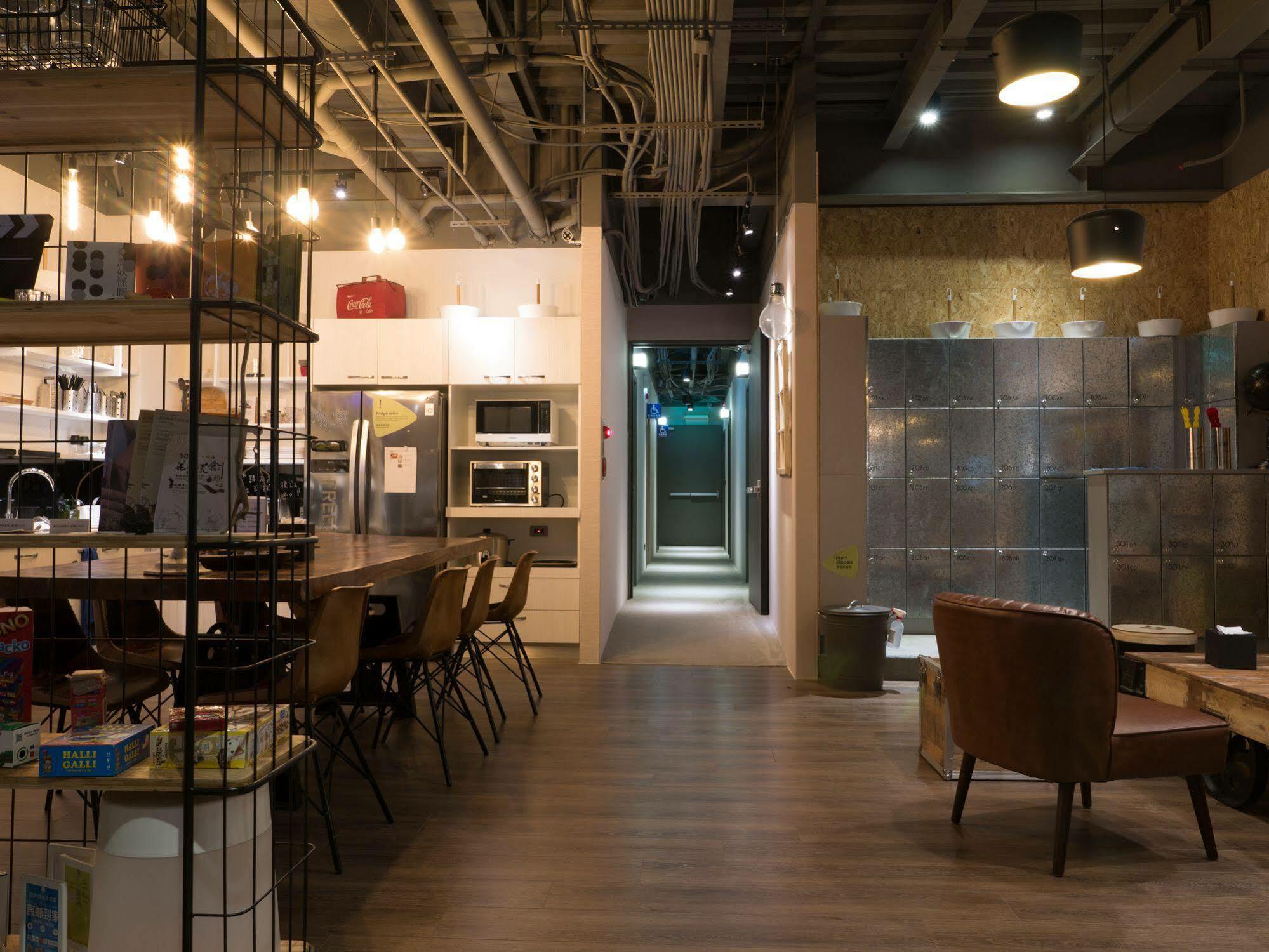 Light Hostel Hualien Buitenkant foto